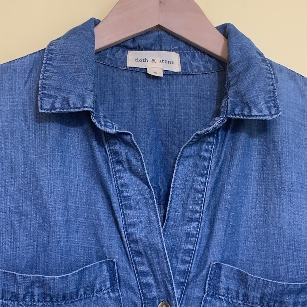 Cloth & Stone | 100% Tencel Blue Denim Hi Lo Rounded Hem 3 Button Top Shirt S - Picture 6 of 17